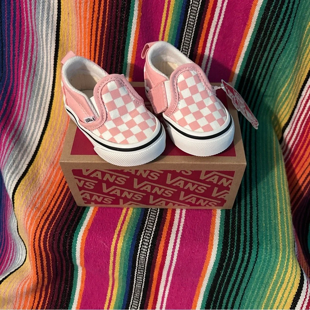 Slip-On Velcro baby 'Powder Pink Checkerboard' - Picture 1 of 3